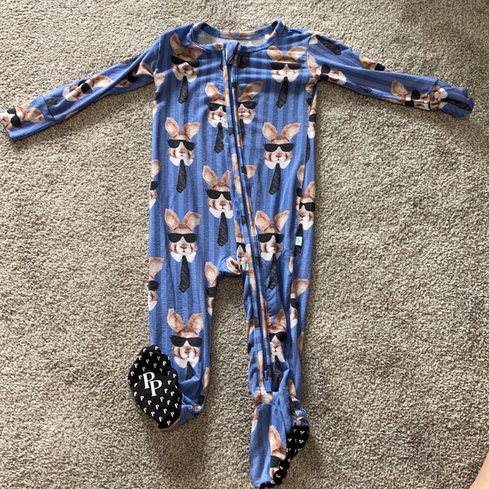 Posh Peanut Blue Cat Print Footie
